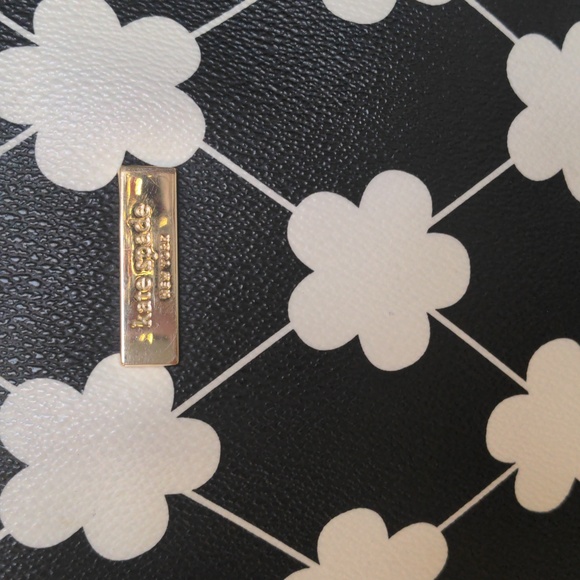 Kate Spade black and white floral print purse, pre-owned - Picture 3 of 8